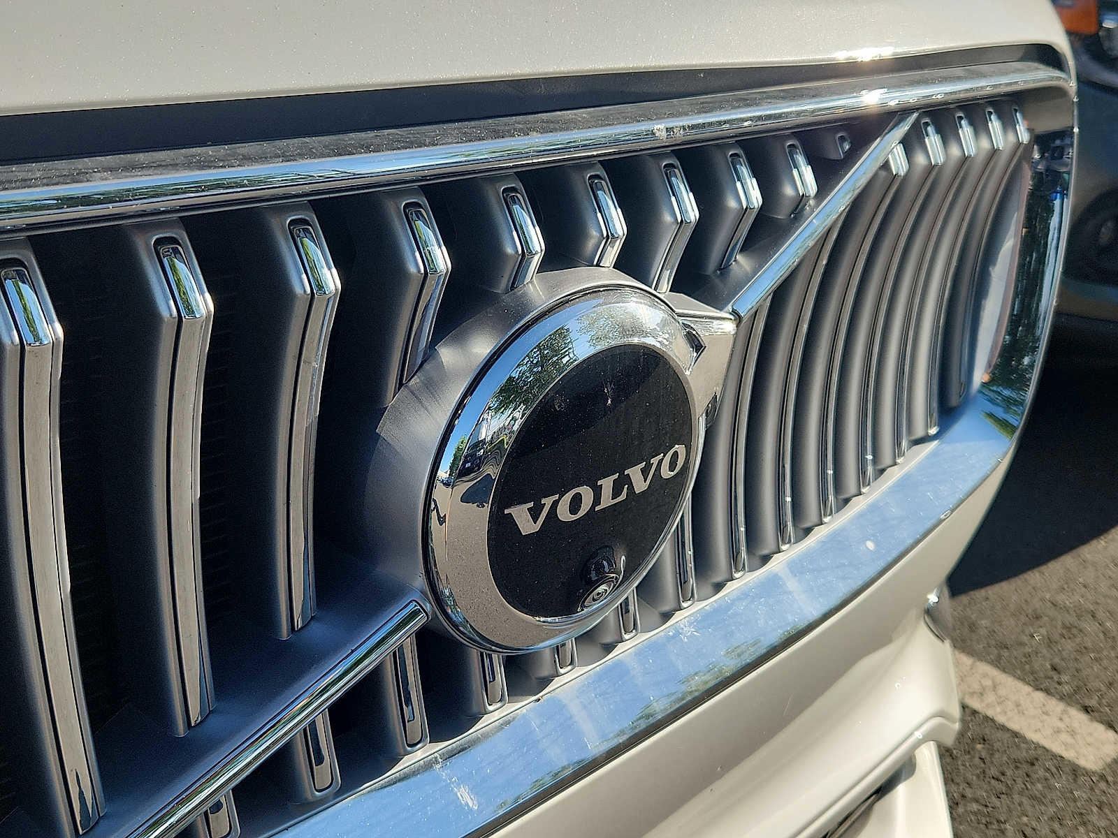 Certified 2024 Volvo XC90 B6 Ultimate w/ Protection Package AWD/4WD image 4