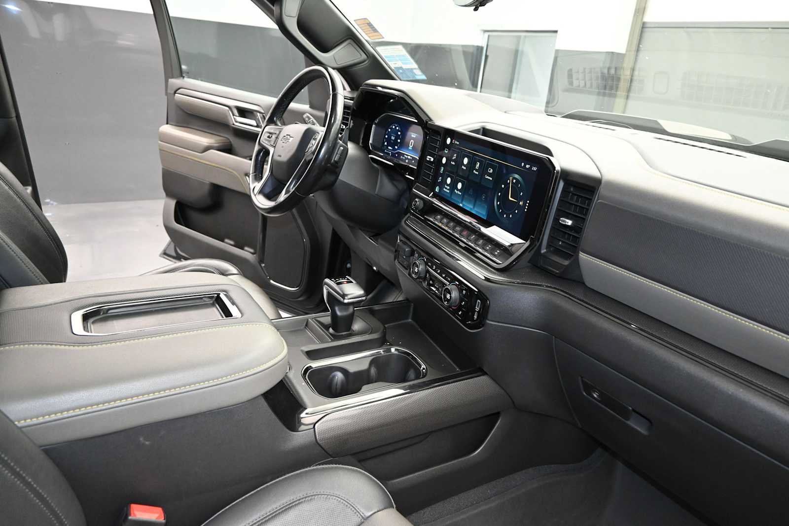 Used 2022 Chevrolet Silverado 1500 ZR2 w/ Technology Package AWD/4WD image 31