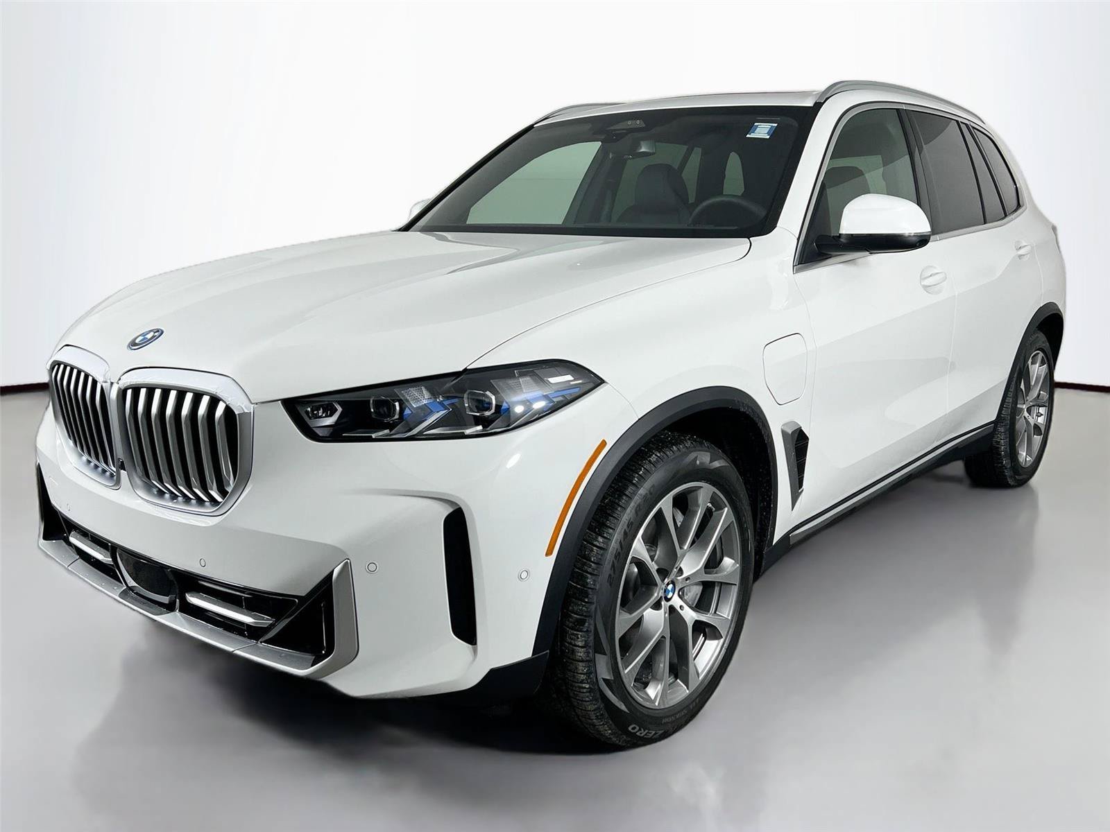New 2026 BMW X5 xDrive50e AWD/4WD image 2