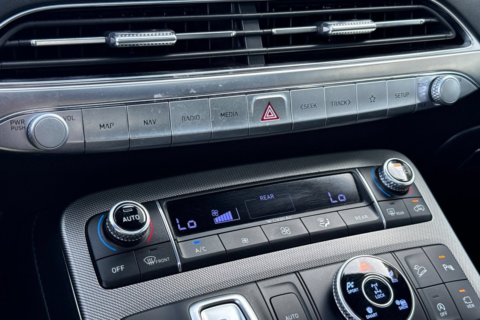 Used 2020 Hyundai Palisade Limited AWD/4WD image 23