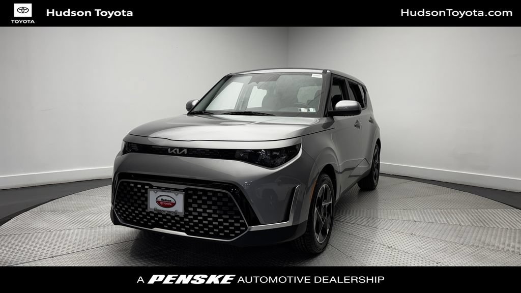 Used 2025 Kia Soul EX FWD image 1