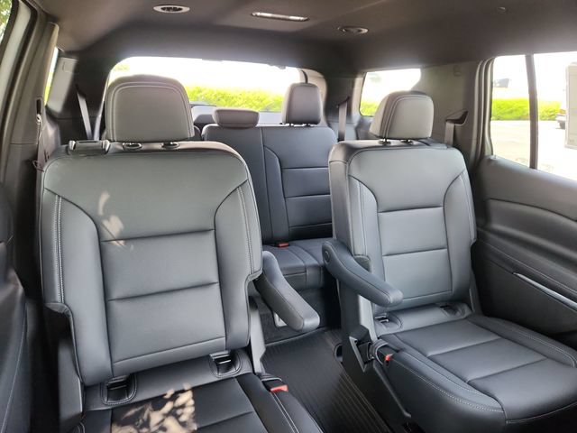 New 2027 Chevrolet Traverse LT w/ Midnight/Sport Edition AWD/4WD image 17