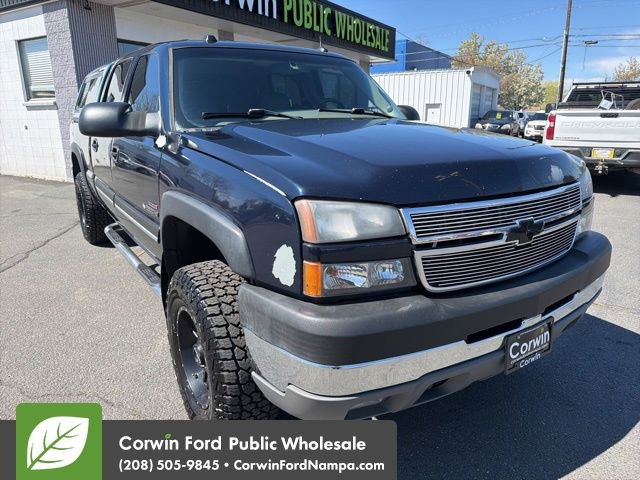 Used 2005 Chevrolet Silverado 2500 LT w/ Heavy-Duty Power Package image 3
