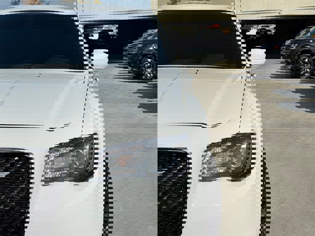 Used 2019 Chrysler 300 S image 3