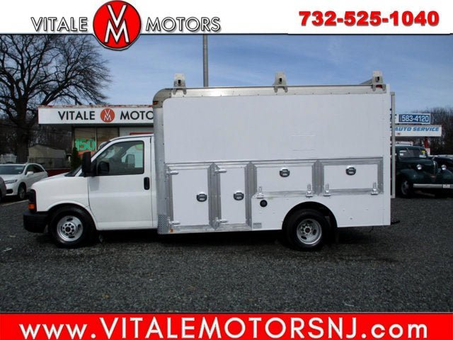 Used 2016 GMC Savana 3500 RWD image 1