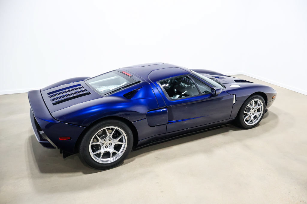 Used 2005 Ford GT RWD image 49
