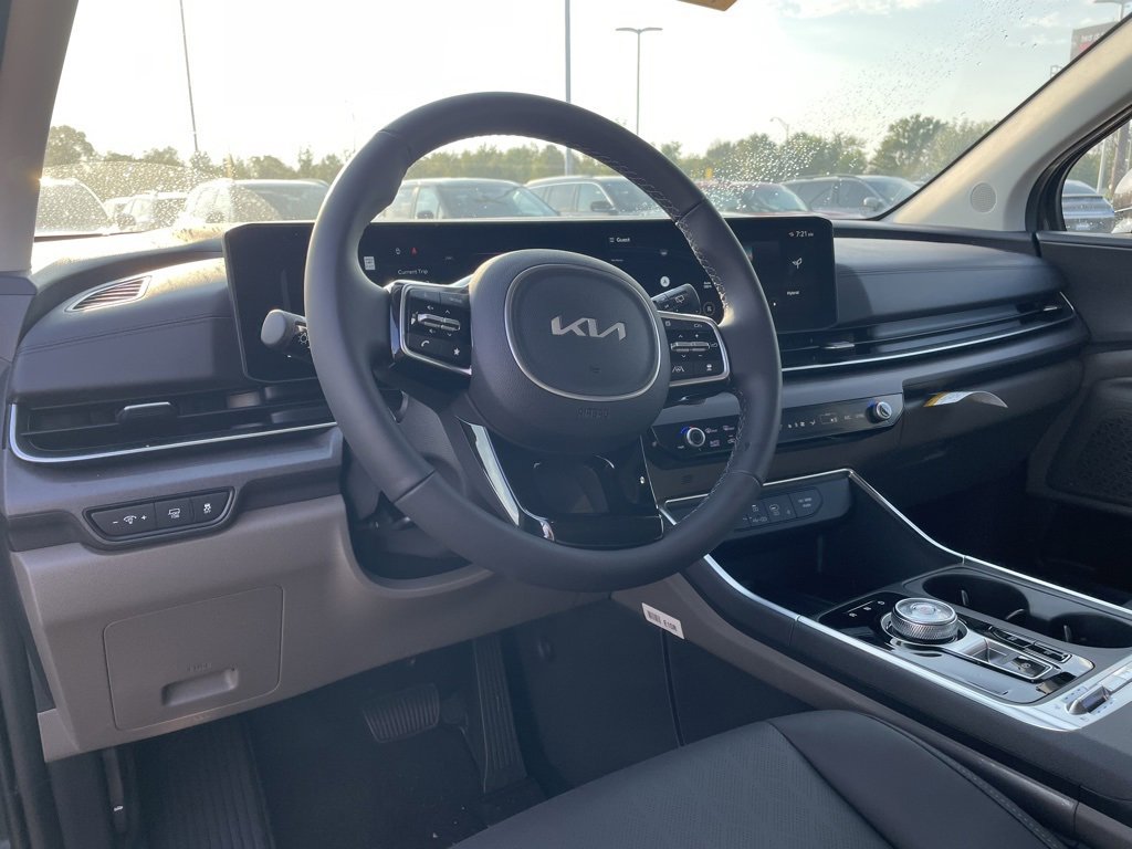 New 2026 Kia Carnival SX image 9