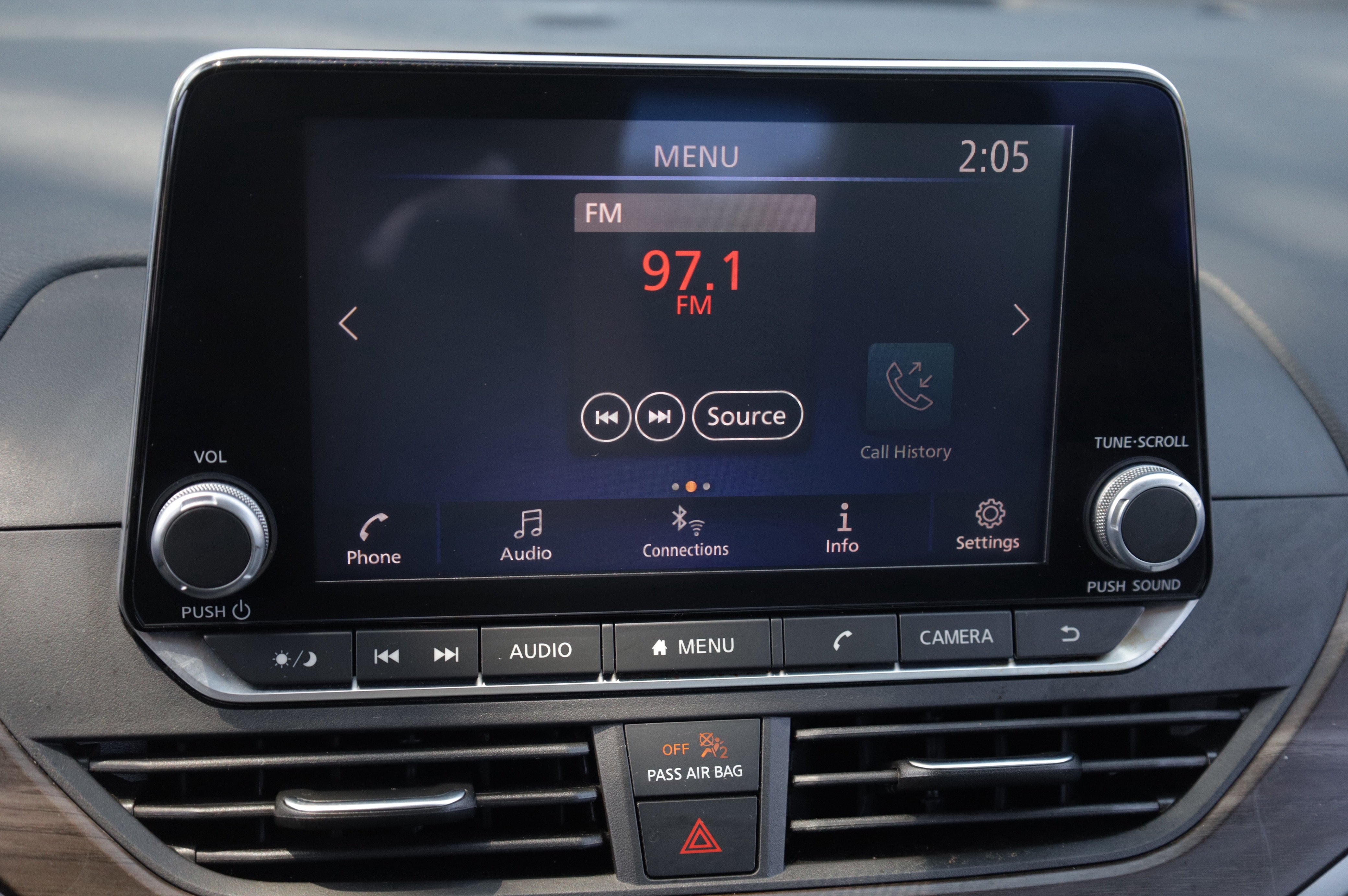 Used 2024 Nissan Altima 2.5 SV FWD image 16
