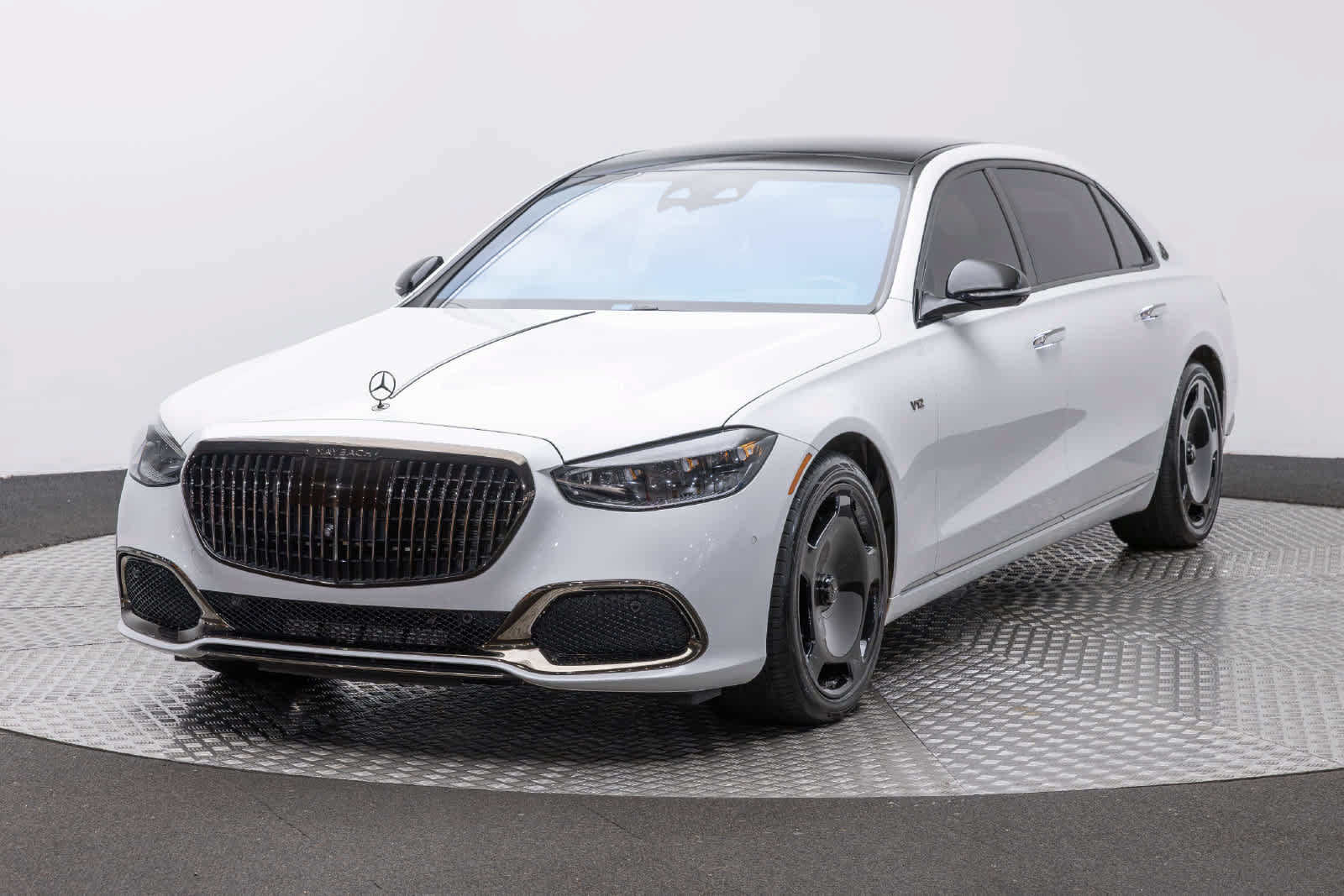 Used 2024 Mercedes-Benz Maybach S 680 4MATIC image 1