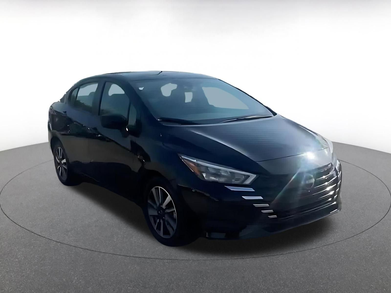 Used 2025 Nissan Versa SV FWD image 3