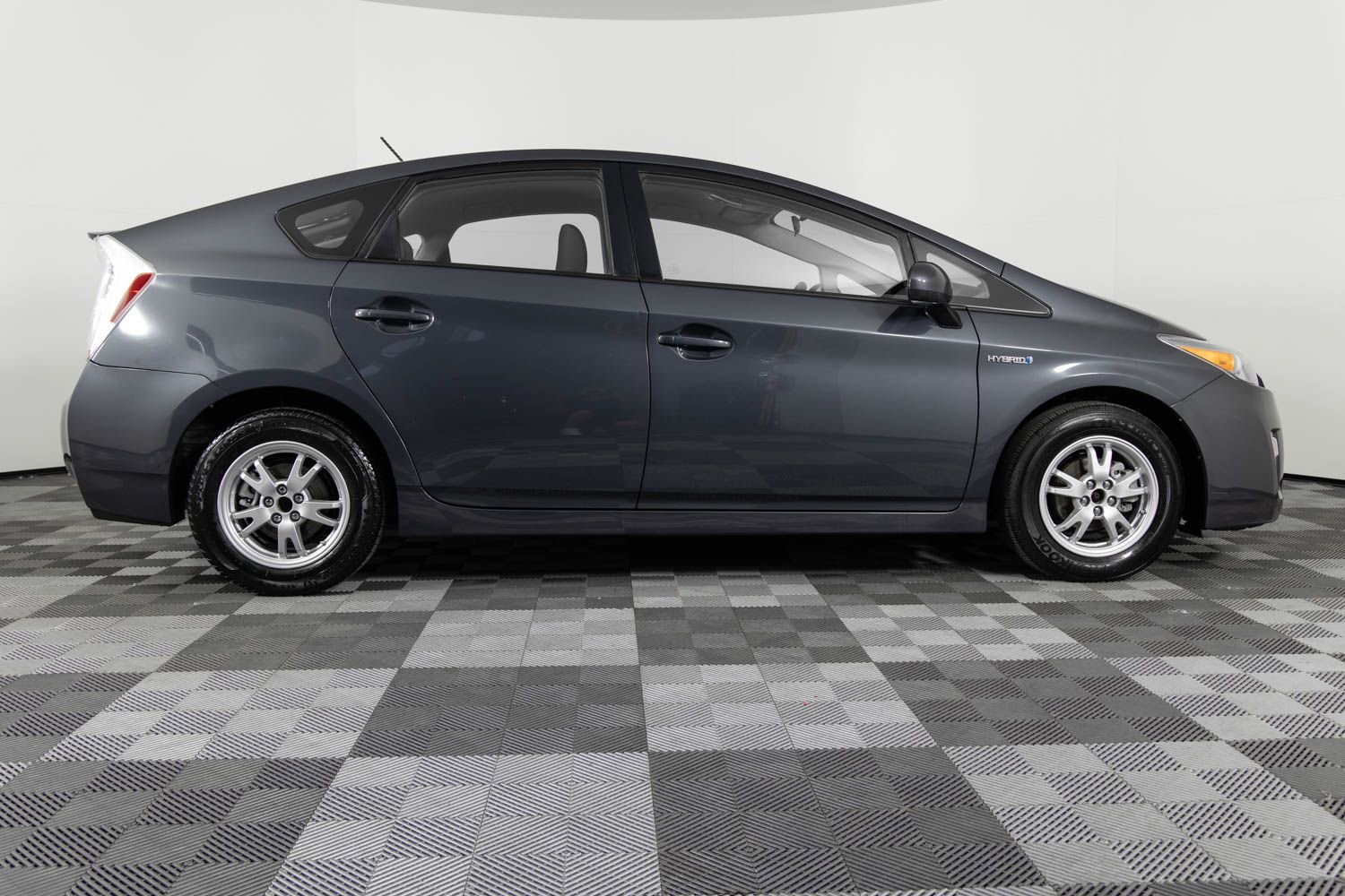 Used 2011 Toyota Prius Two image 9