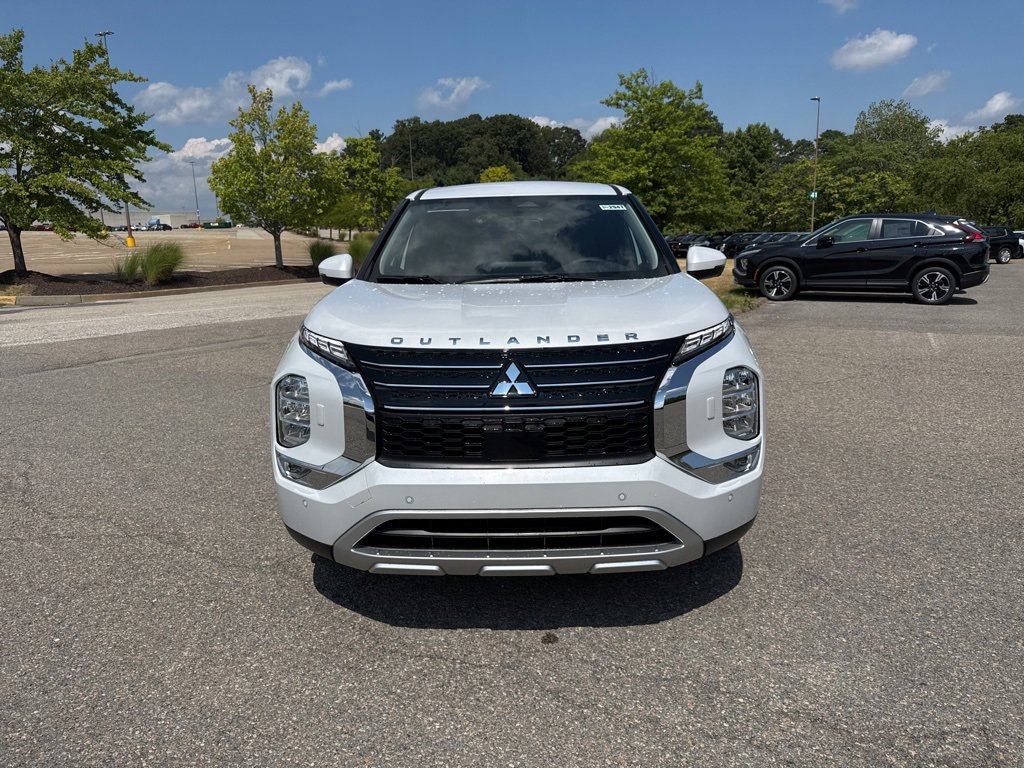 New 2025 Mitsubishi Outlander SE image 18