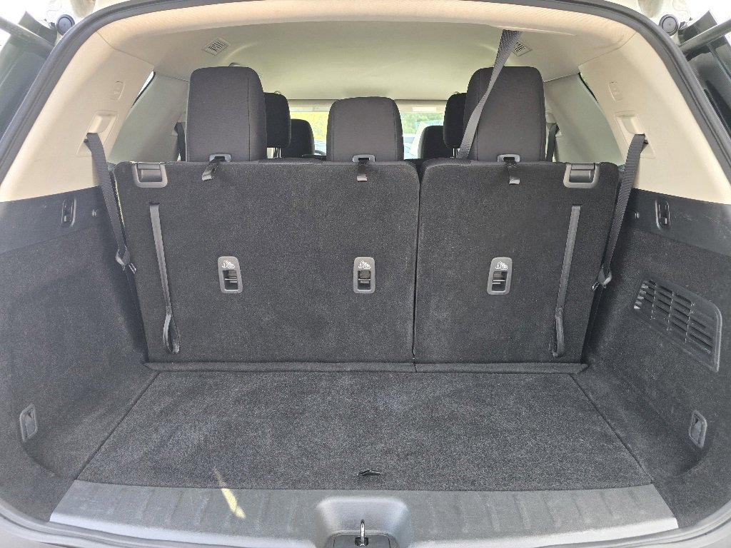 Used 2024 Nissan Pathfinder SV image 26