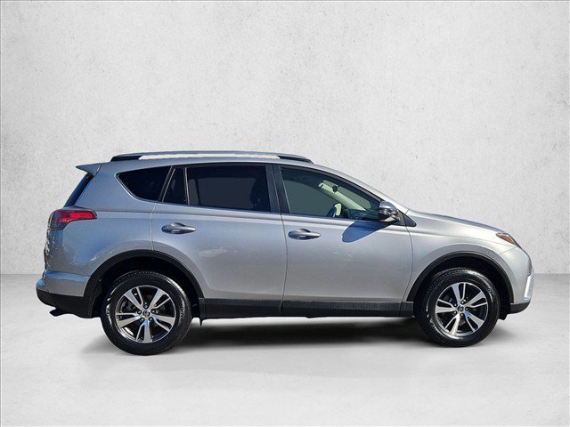 Used 2018 Toyota RAV4 XLE FWD image 4