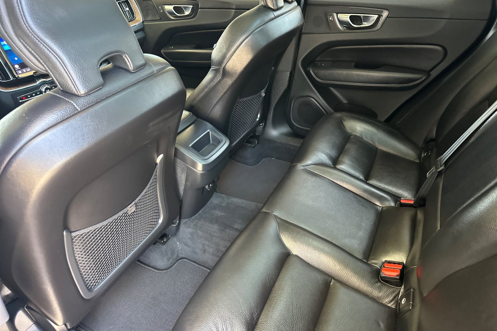 Certified 2023 Volvo XC60 B5 Plus w/ Protection Package Premier FWD image 14