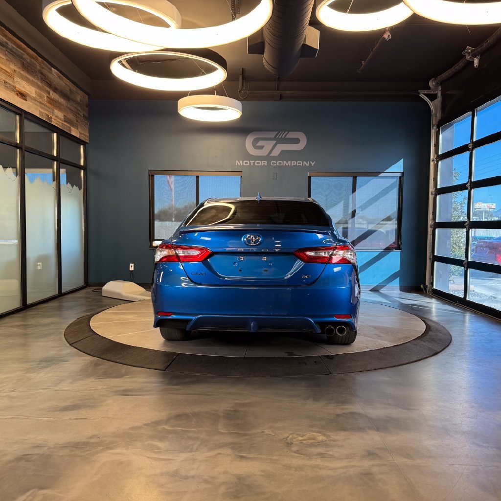 Used 2019 Toyota Camry SE FWD image 4