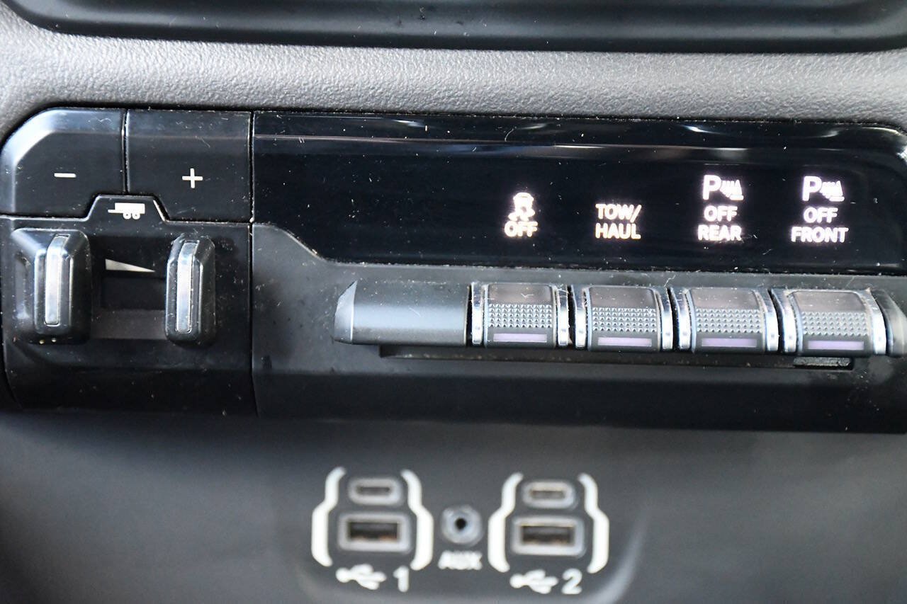 Used 2020 RAM 1500 Laramie w/ Sport Appearance Package AWD/4WD image 37