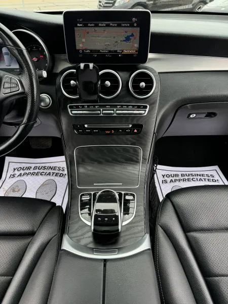 Used 2019 Mercedes-Benz GLC 300 4MATIC image 33