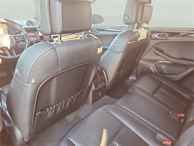 Used 2023 Porsche Macan Turbo image 11