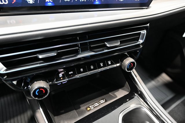 New 2026 Chevrolet Traverse LT w/ Driver Confidence Package image 18