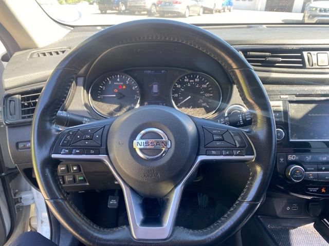 Used 2018 Nissan Rogue SV AWD/4WD image 25