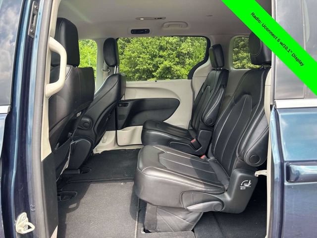 Used 2023 Chrysler Pacifica Touring-L FWD image 22