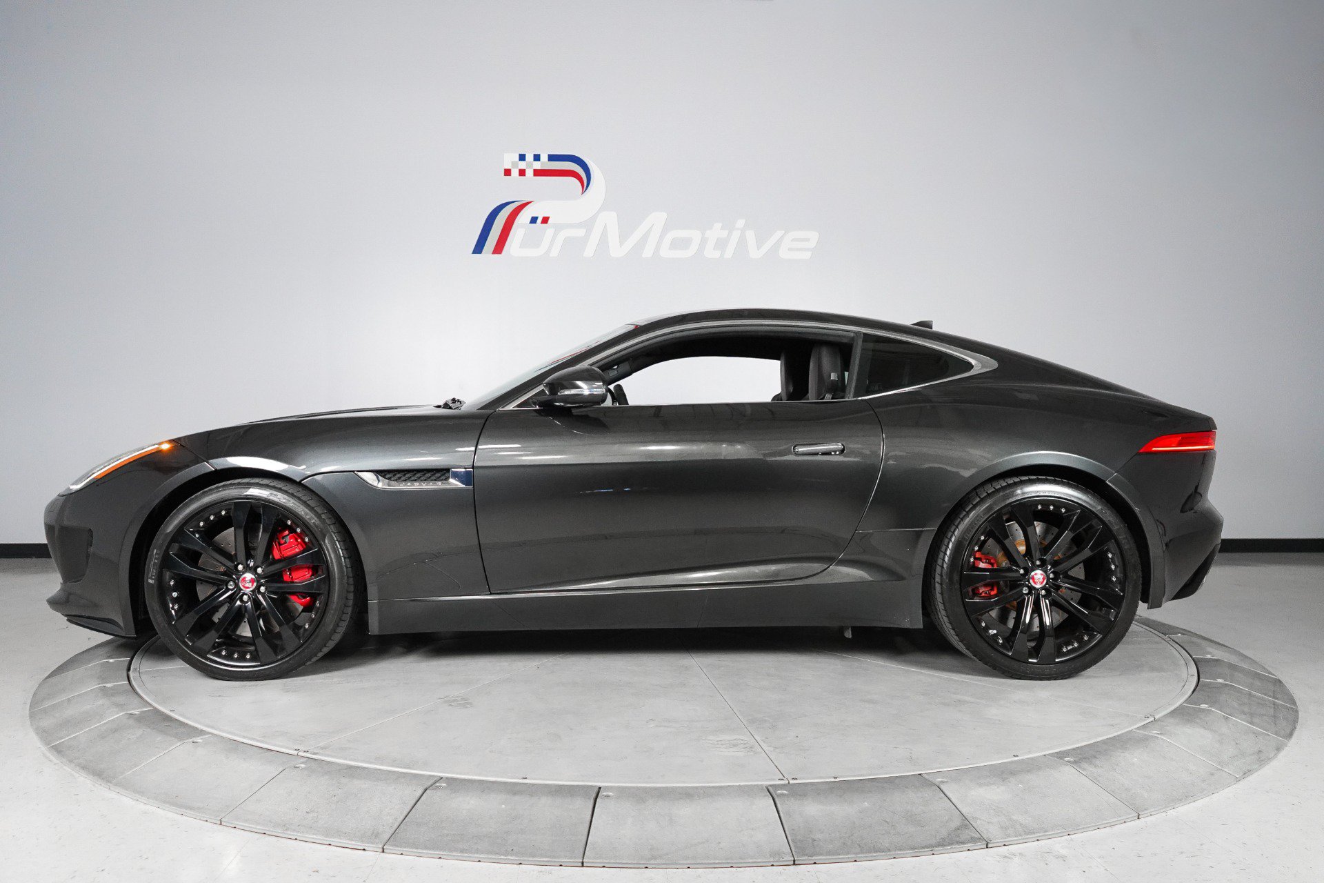 Used 2015 Jaguar F-TYPE S RWD image 3