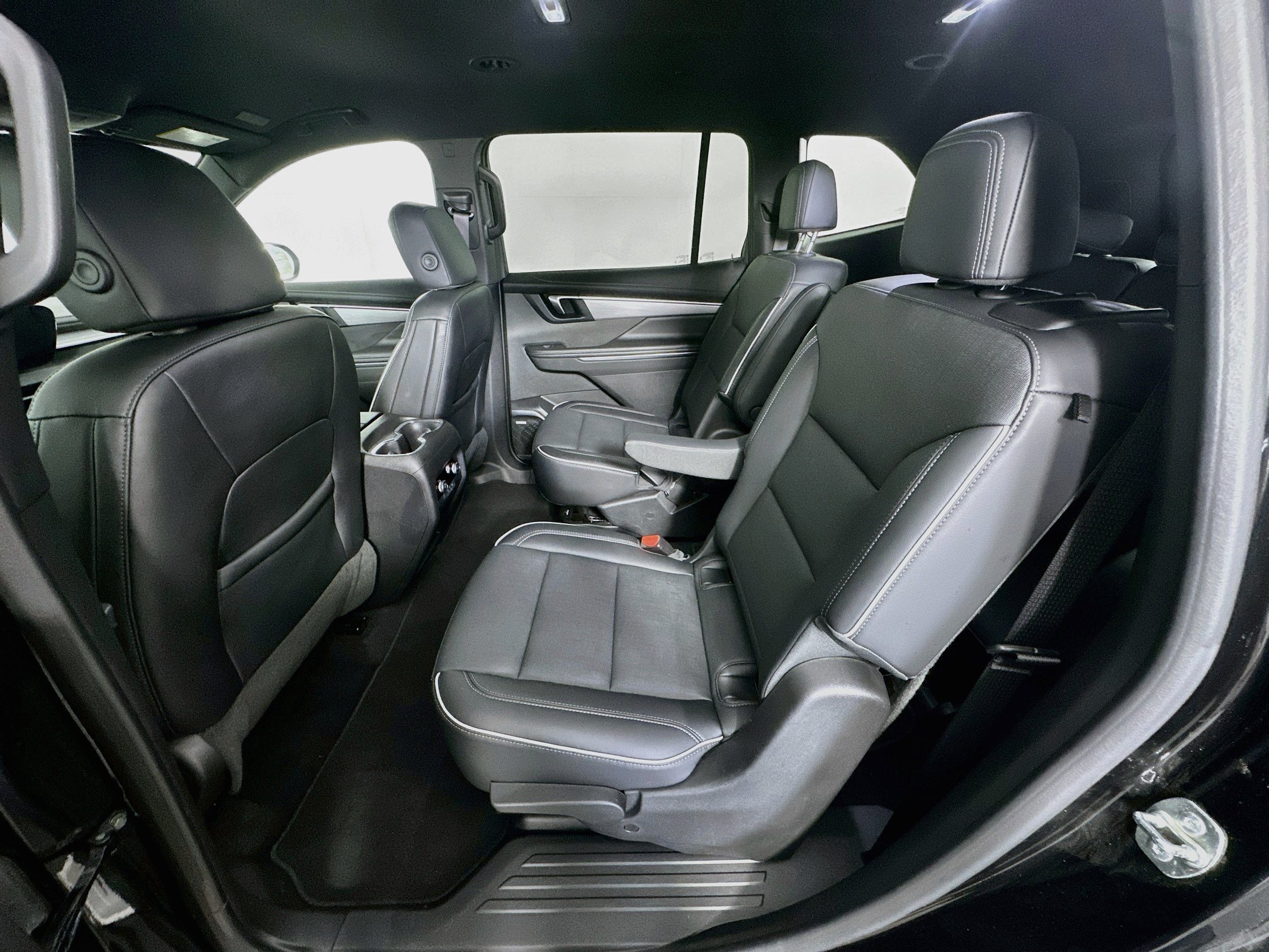 Used 2025 Buick Enclave Preferred FWD image 29