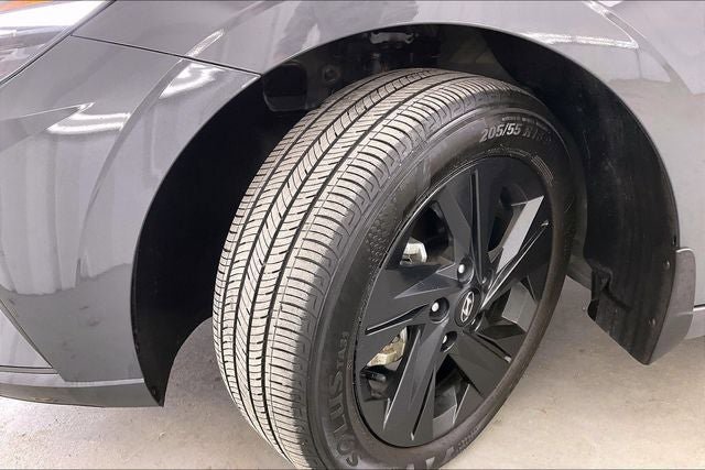 Certified 2023 Hyundai Elantra SEL image 33