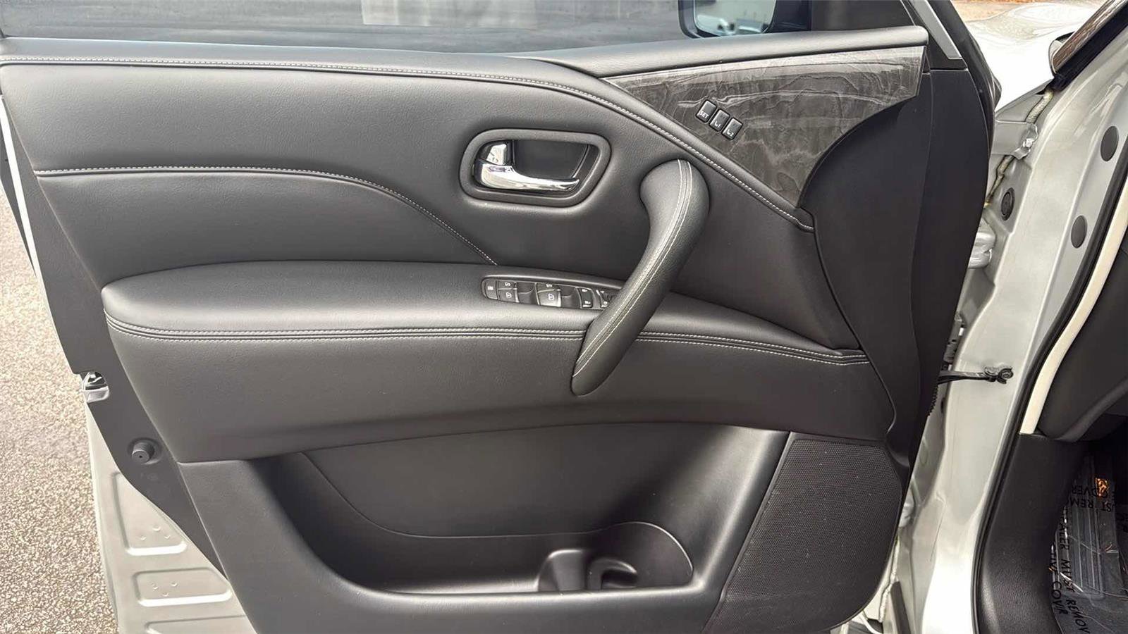 Used 2020 INFINITI QX80 Luxe image 9