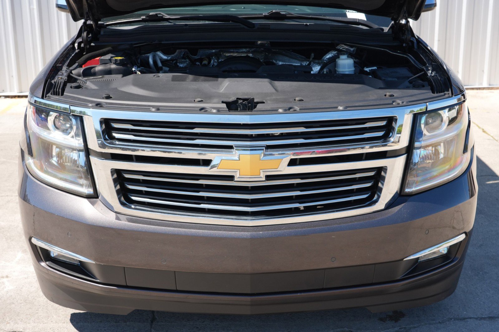 Used 2015 Chevrolet Suburban LTZ RWD image 7