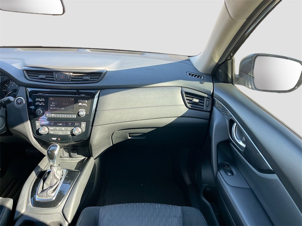 Used 2017 Nissan Rogue SV image 22