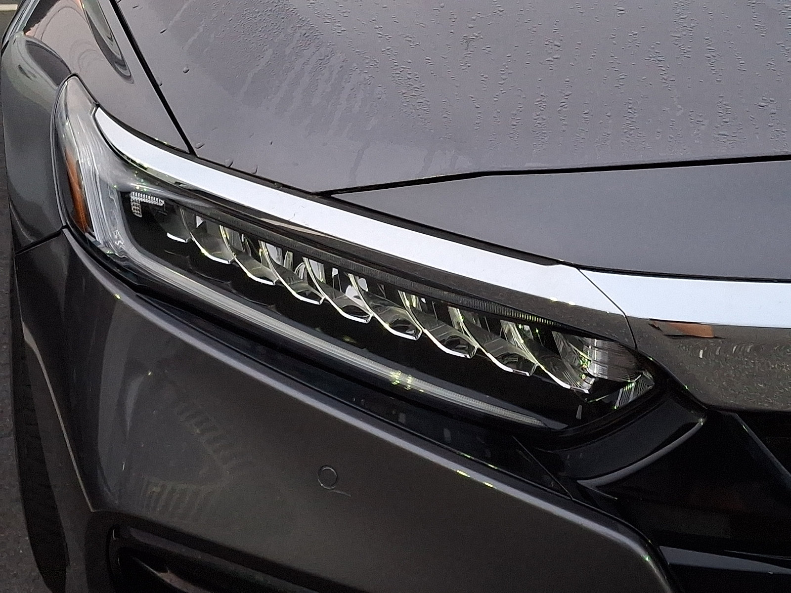 Used 2018 Honda Accord Touring image 9