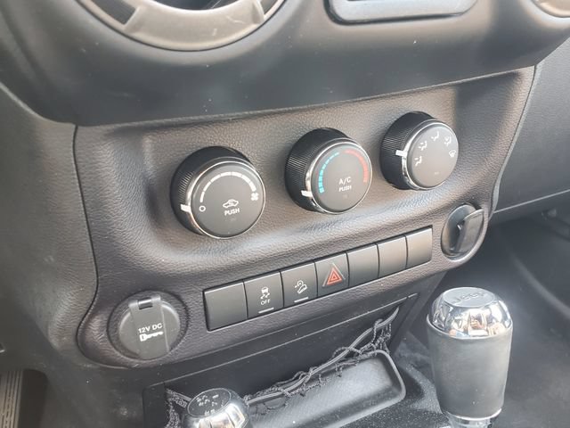 Used 2015 Jeep Wrangler Sport AWD/4WD image 20