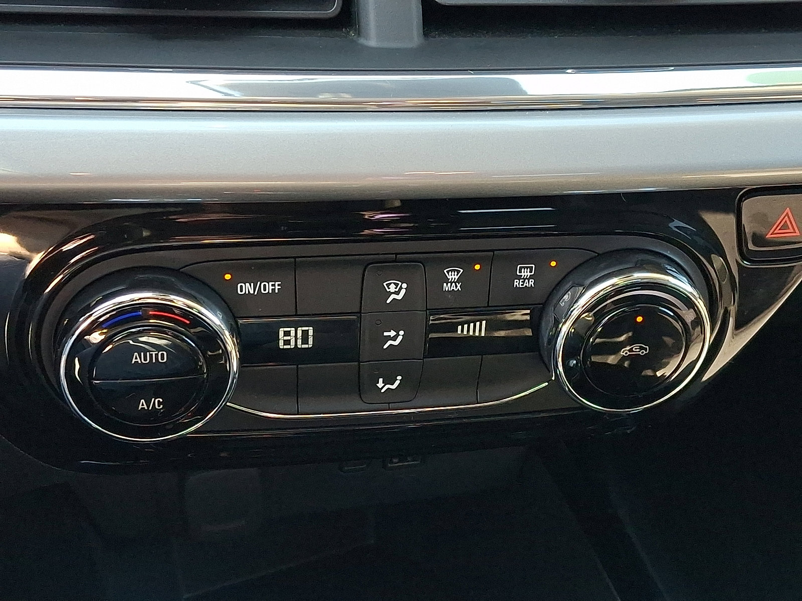 Certified 2025 Chevrolet Trax LT image 16