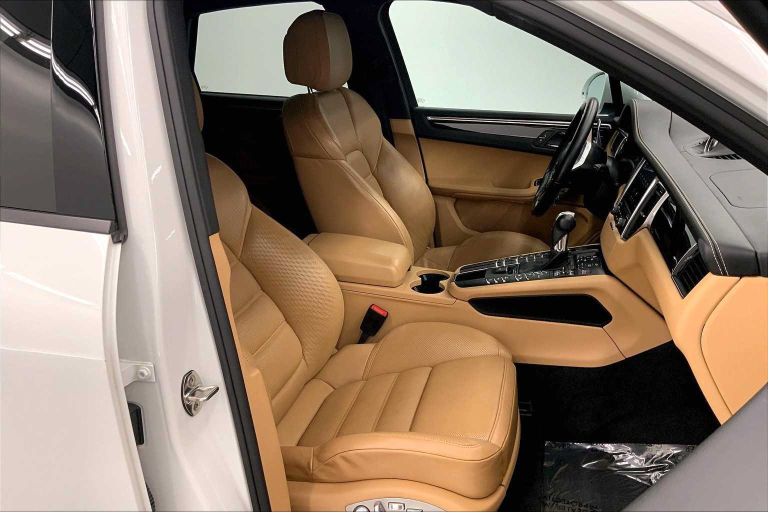 Used 2017 Porsche Macan AWD/4WD image 11