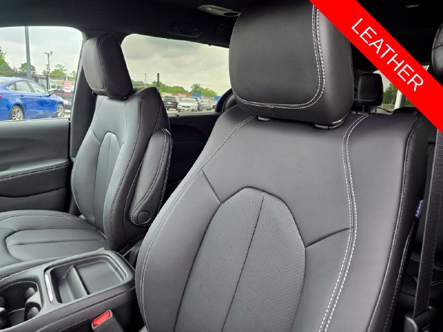 New 2027 Chrysler Pacifica LX FWD image 6