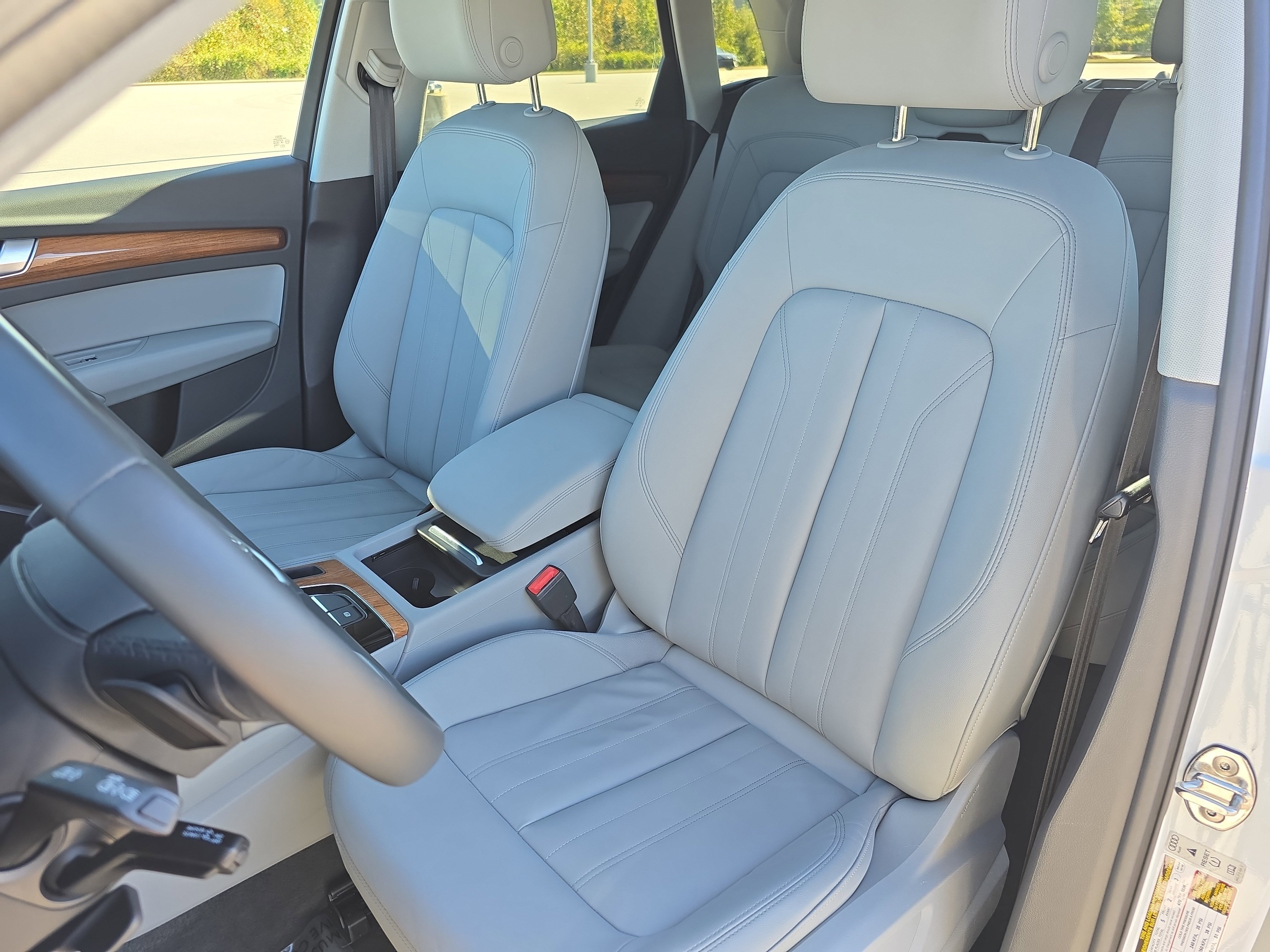 Used 2022 Audi Q5 2.0T Premium w/ Convenience Package image 15