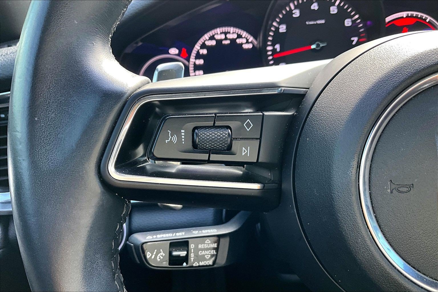Used 2023 Porsche Panamera image 18