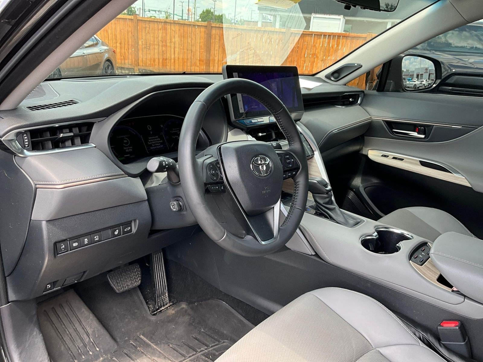 Used 2024 Toyota Venza Limited AWD/4WD image 16