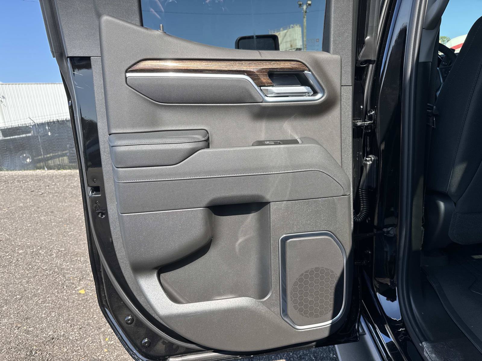 New 2026 GMC Sierra 1500 Elevation w/ LPO, Elevation Black Package AWD/4WD image 15