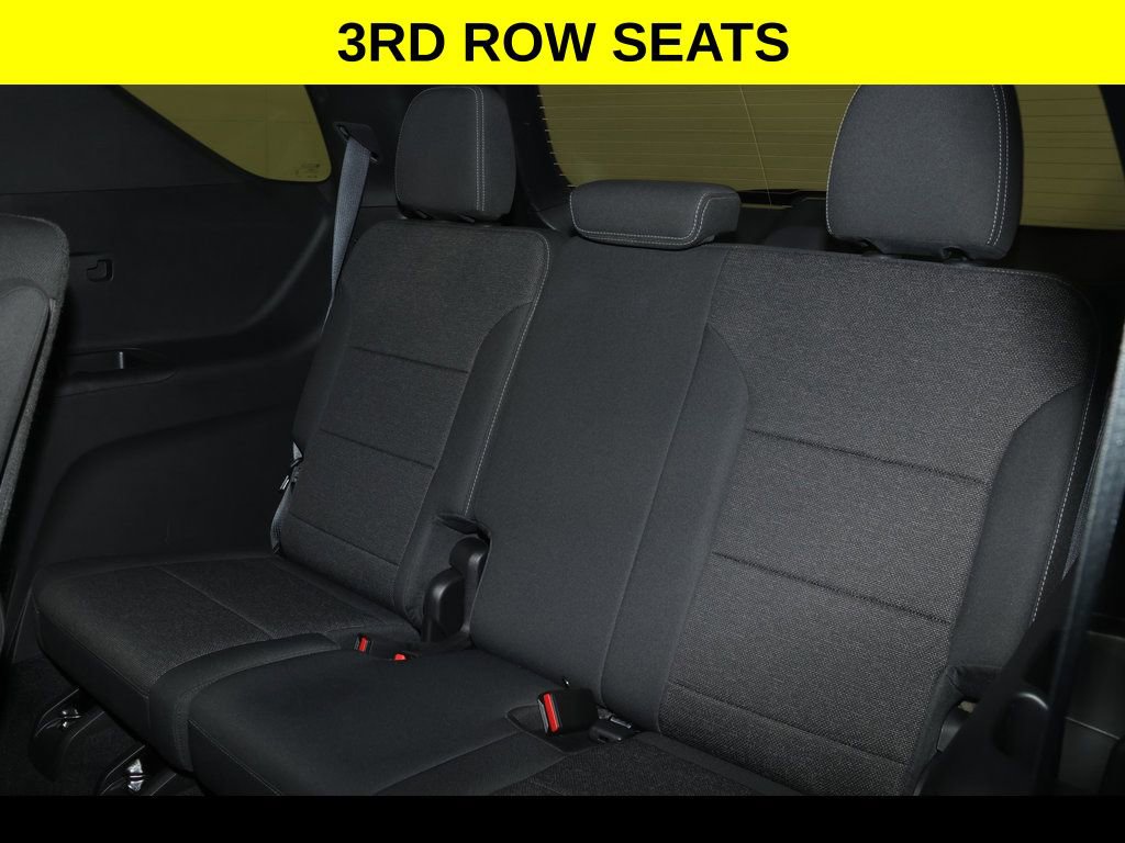 Used 2025 Chevrolet Traverse LT image 13