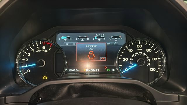 Used 2015 Ford F150 Lariat w/ Equipment Group 502A Luxury image 13