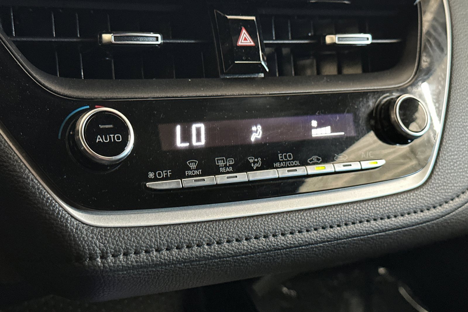 Used 2020 Toyota Corolla SE image 19