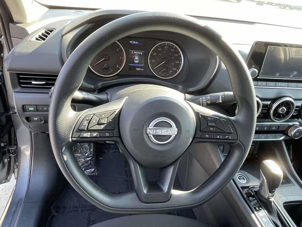 Used 2025 Nissan Sentra S image 17