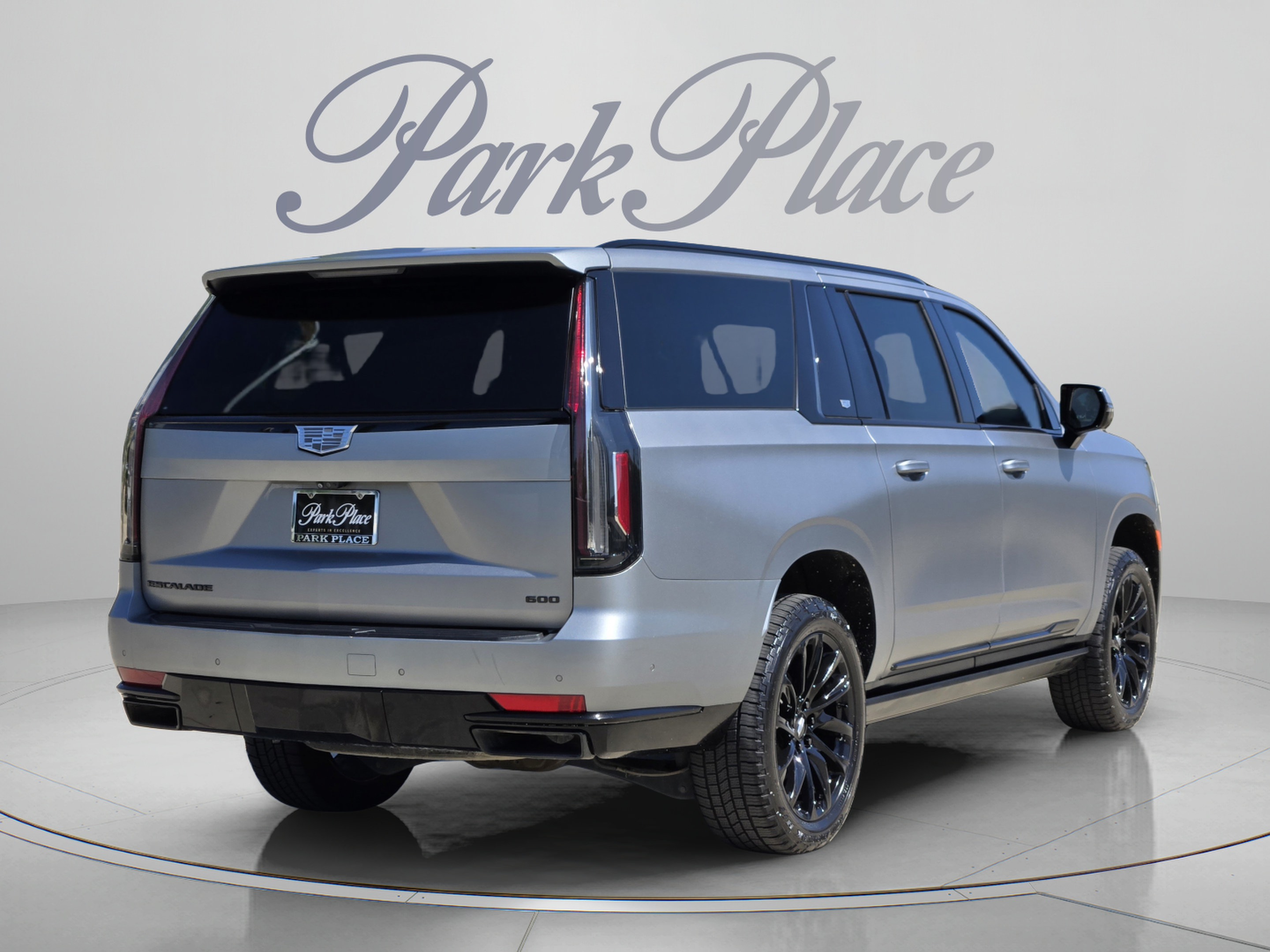 Used 2023 Cadillac Escalade ESV Sport Platinum w/ LPO, ONYX Package AWD/4WD image 5