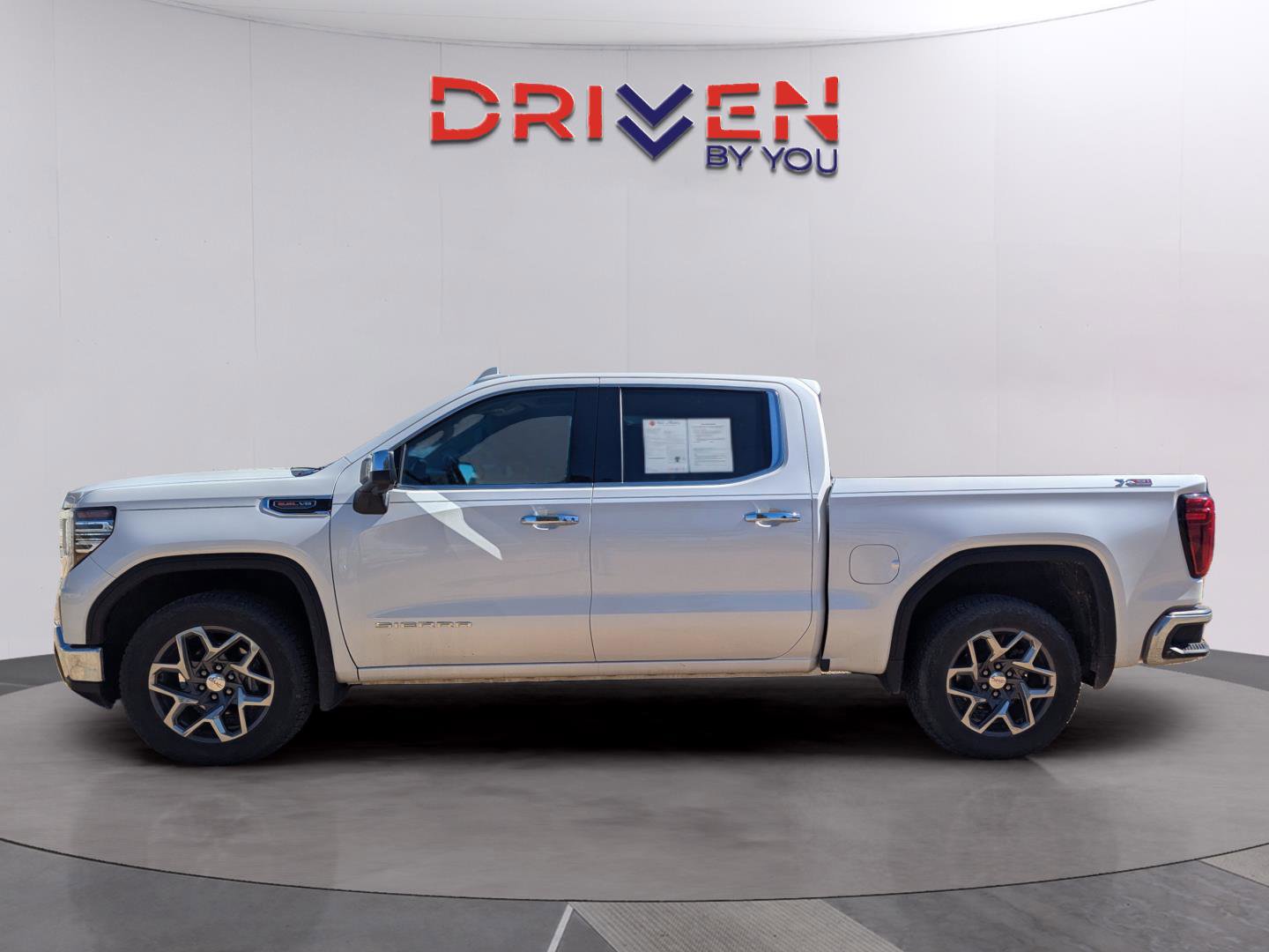 Used 2024 GMC Sierra 1500 SLT w/ SLT Premium Package image 2