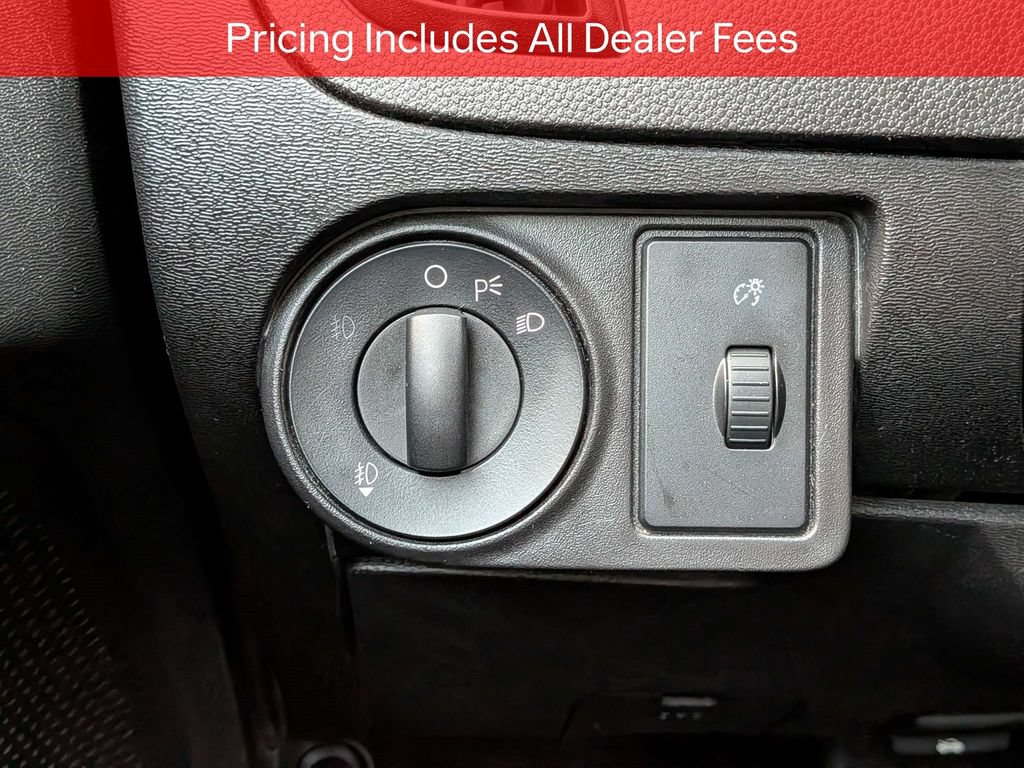 Used 2010 Ford Focus SE FWD image 23
