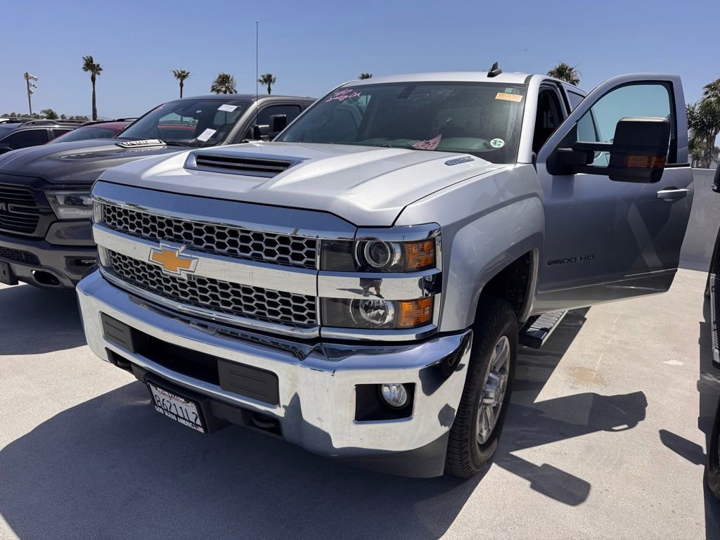 Used 2019 Chevrolet Silverado 2500 LT w/ LT Convenience Package image 3