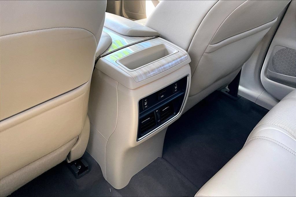 Used 2018 Nissan Murano Platinum w/ Cargo Package FWD image 10